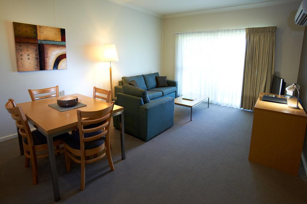 Quest Bunbury Aparthotel Room photo